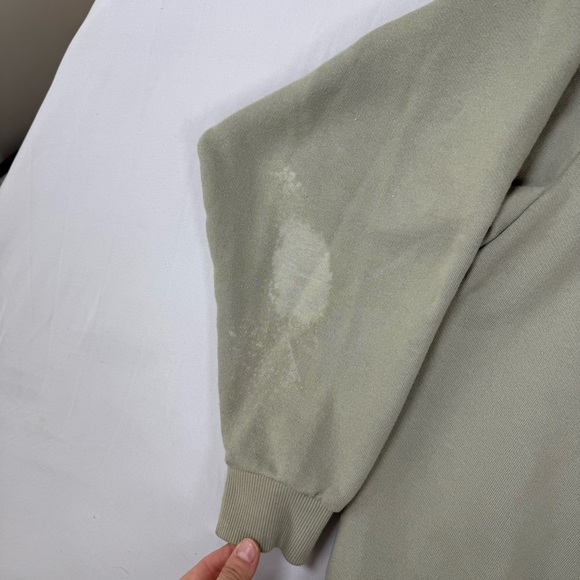 Alo Yoga Accolade Crewneck Pullover Limestone - Picture 6 of 7